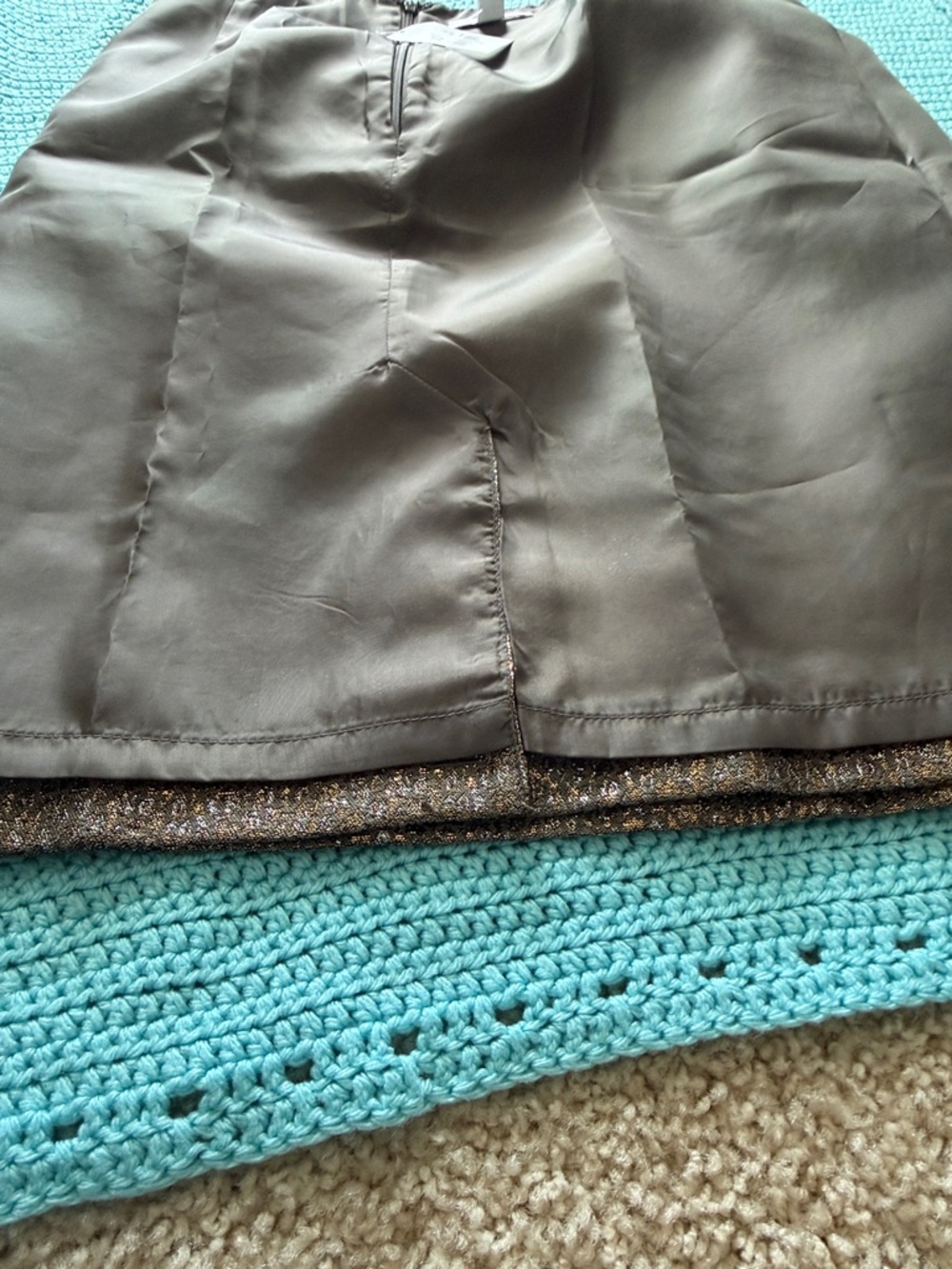 New York & Company Metallic Textured Pencil Skirt in Gold and Silver - Picture 7 of 8